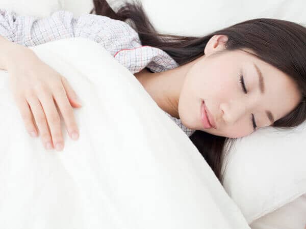 寝ている時の食いしばりを予防することができます